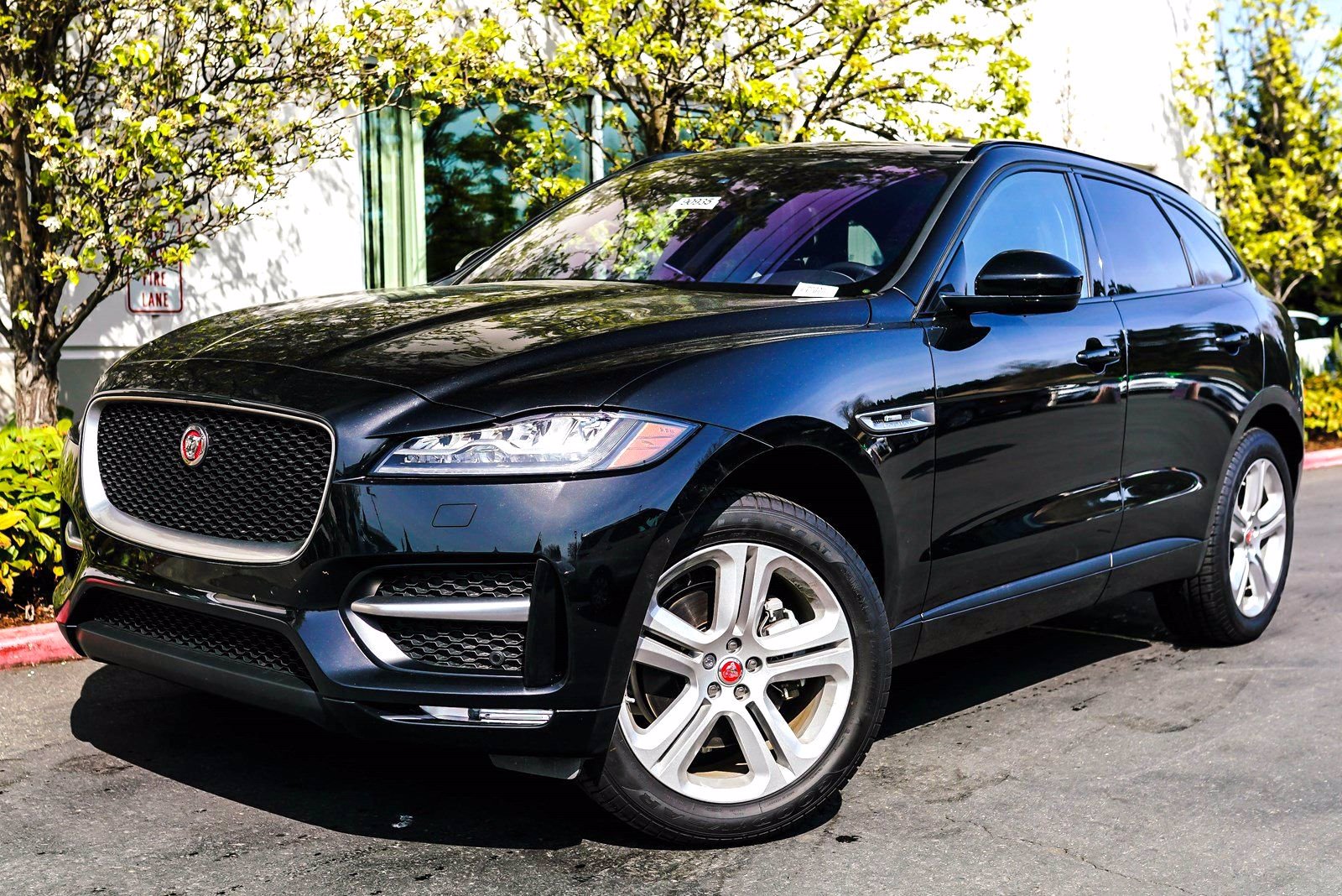 Jaguar f pace 2019